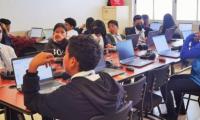 Estudiantes del país realizan prueba en formato digital y físico