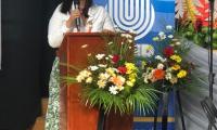 Viceministra Académica Melania Brenes expresándose en el acto de inauguración