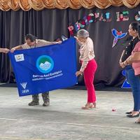 Dirección Regional de Educación Peninsular recibe Bandera Azul Ecológica en la categoría de Eventos Especiales