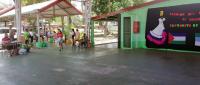 Entrega de alimentos en la escuela Bananito, en Limón