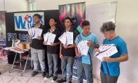 Estudiantes de los Colegios Técnicos de Guácimo, Limón y Santa Cruz se gradúan en el idioma inglés gracias al programa, Work UP With NEO, implementado por la empresa EduTech.